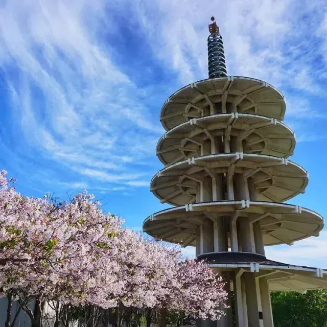 日本城の平和塔